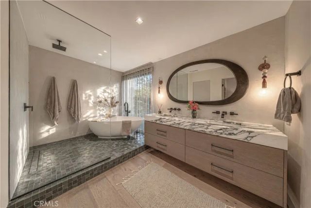 18837 Paseo Nuevo, Tarzana, CA 91356