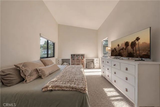 18837 Paseo Nuevo, Tarzana, CA 91356