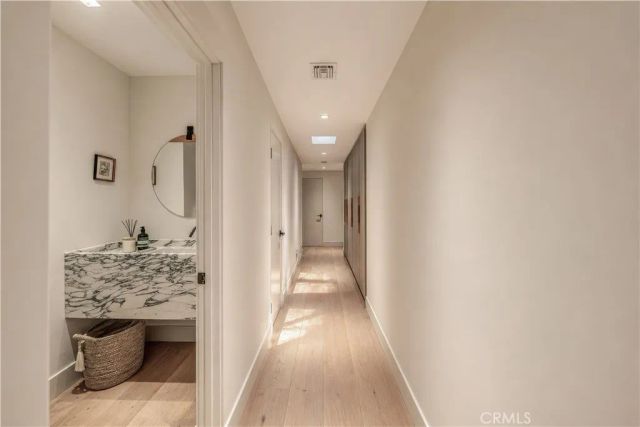 18837 Paseo Nuevo, Tarzana, CA 91356