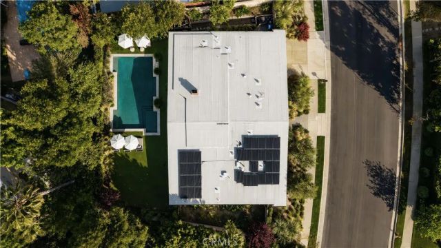 18837 Paseo Nuevo, Tarzana, CA 91356