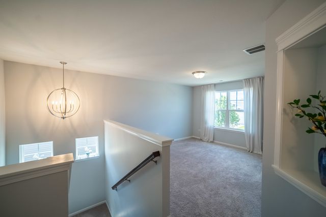 561 S Stone Brook Drive, Romeoville, IL 60446