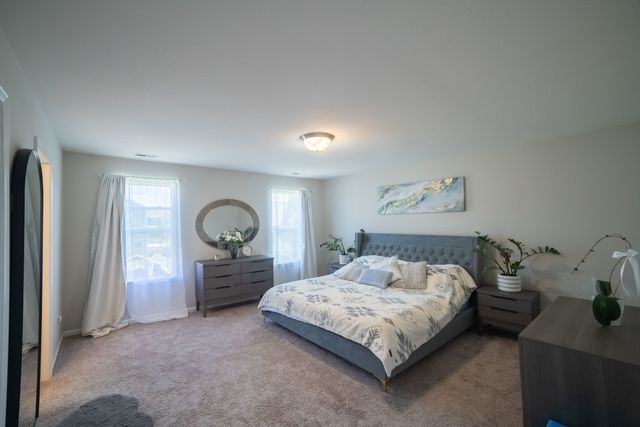 561 S Stone Brook Drive, Romeoville, IL 60446
