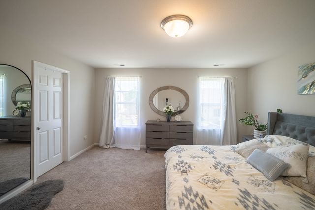 561 S Stone Brook Drive, Romeoville, IL 60446