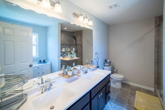 561 S Stone Brook Drive, Romeoville, IL 60446