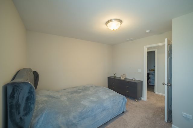 561 S Stone Brook Drive, Romeoville, IL 60446