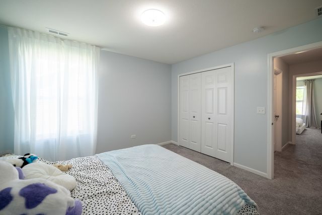 561 S Stone Brook Drive, Romeoville, IL 60446