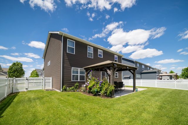 561 S Stone Brook Drive, Romeoville, IL 60446