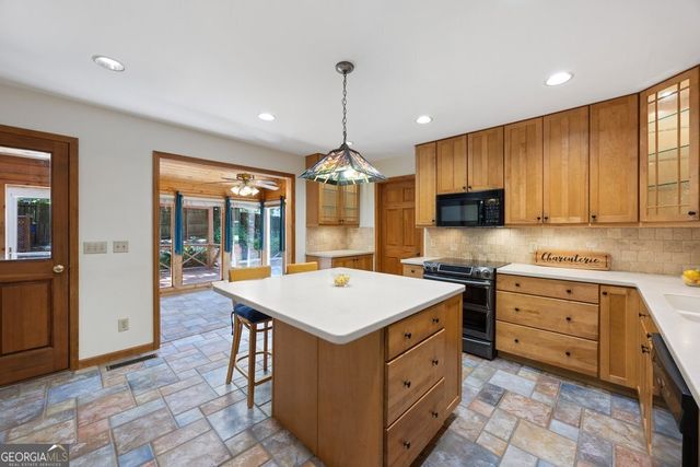 2600 Mack Dobbs Road NW, Kennesaw, GA 30152