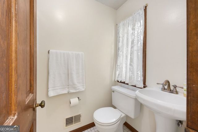 2600 Mack Dobbs Road NW, Kennesaw, GA 30152