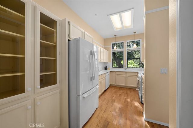 574 Dana B, San Luis Obispo, CA 93401