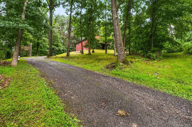 35 Moccasin View Road, Fishkill, NY 12524