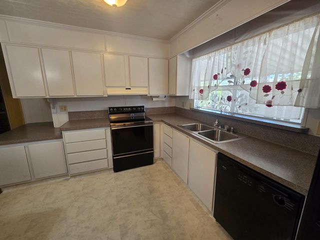 1300 W Olson Avenue # 97, Reedley, CA 93654