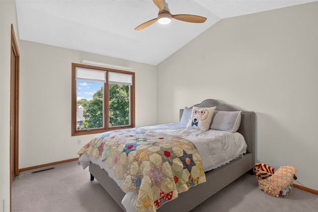 1110 Sandalwood Court SW, Altoona, IA 50009