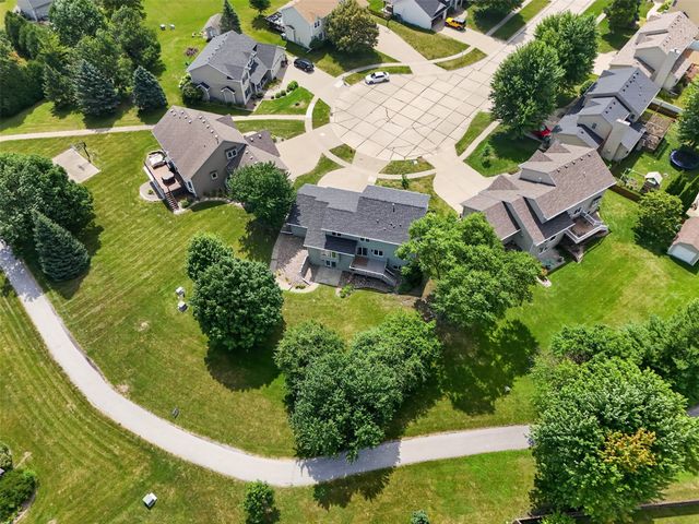 1110 Sandalwood Court SW, Altoona, IA 50009