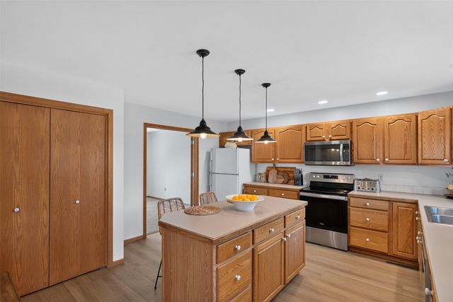 1110 Sandalwood Court SW, Altoona, IA 50009