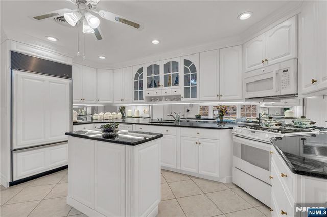 151 Kingwood Court, Little Falls, NJ 07424