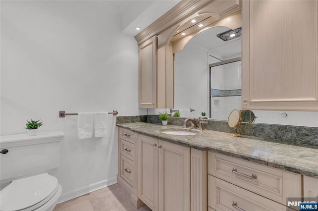 151 Kingwood Court, Little Falls, NJ 07424
