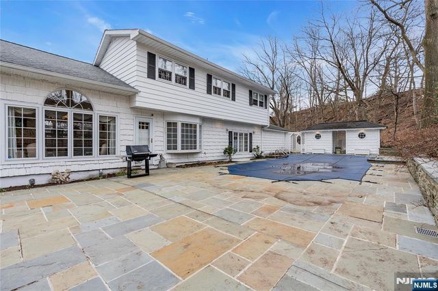 151 Kingwood Court, Little Falls, NJ 07424