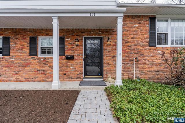 151 Kingwood Court, Little Falls, NJ 07424