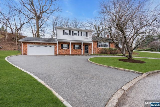 151 Kingwood Court, Little Falls, NJ 07424