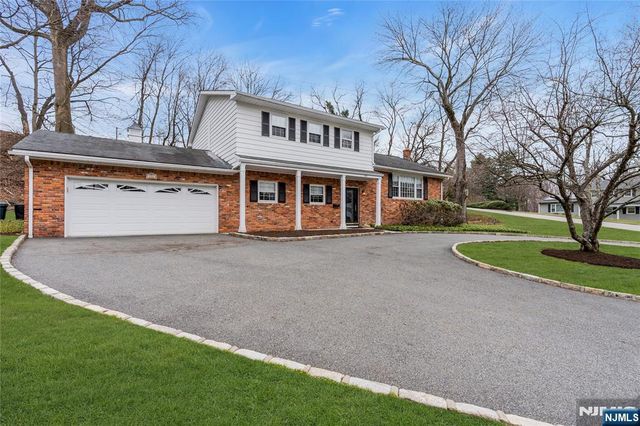 151 Kingwood Court, Little Falls, NJ 07424