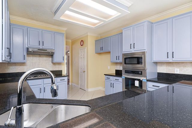 1502 Mulberry Court, Pearland, TX 77581