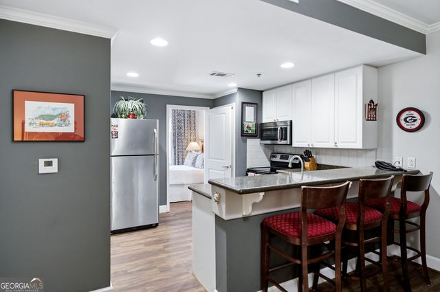 250 W Broad Street APT 612, Athens, GA 30601