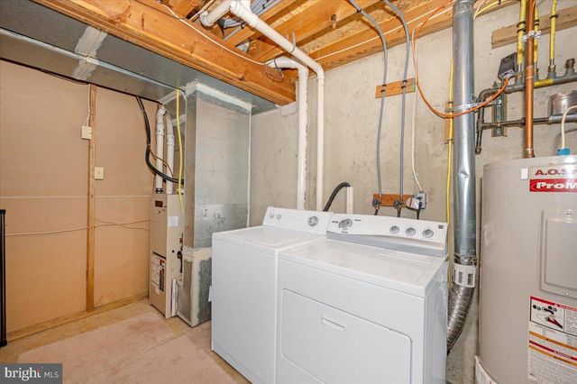 1184 HEATHFIELD RD, Sykesville, MD 21784