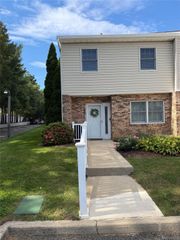 1601 Johnson Avenue 35, Elmont, NY 11003