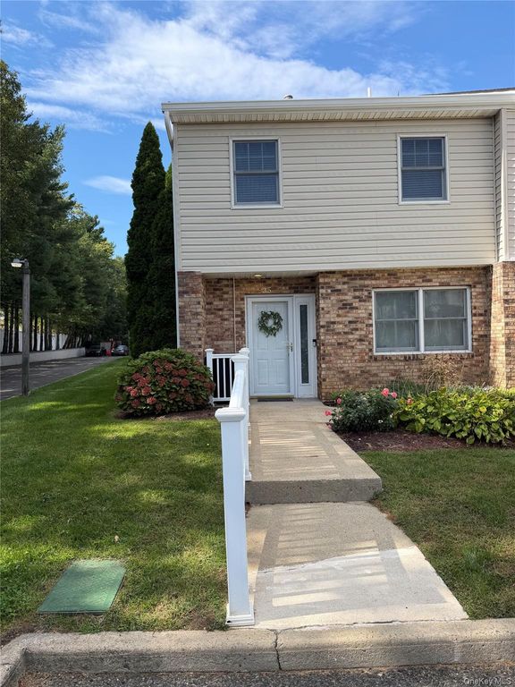 1601 Johnson Avenue 35, Elmont, NY 11003