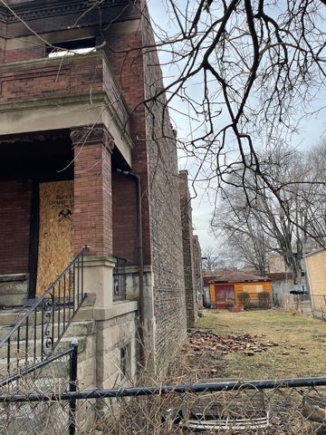 5658 S Hermitage Avenue, Chicago, IL 60636