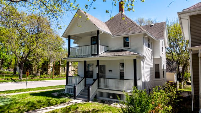 1027 Grant Avenue, Rockford, IL 61103