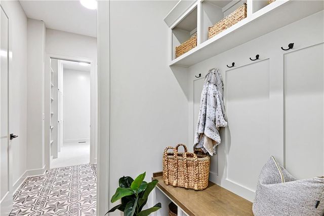 22097 W 93rd Terrace, Lenexa, KS 66220