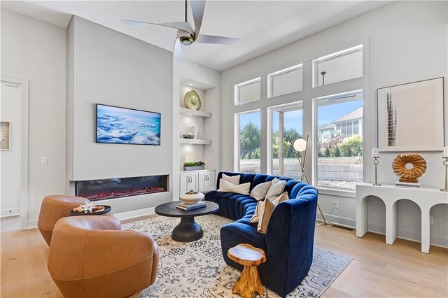 22097 W 93rd Terrace, Lenexa, KS 66220