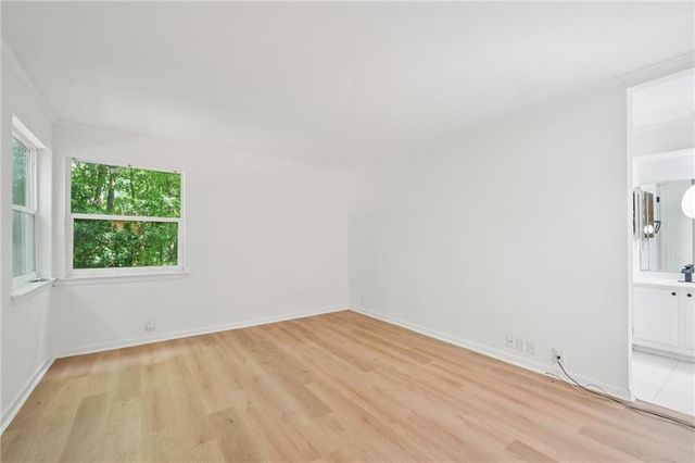 22 DUNWOODY SPRINGS Drive, Atlanta, GA 30328