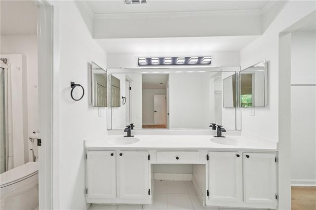 22 DUNWOODY SPRINGS Drive, Atlanta, GA 30328