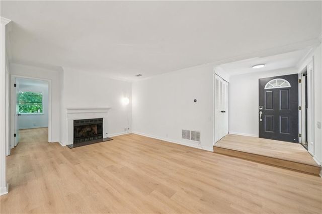 22 DUNWOODY SPRINGS Drive, Atlanta, GA 30328