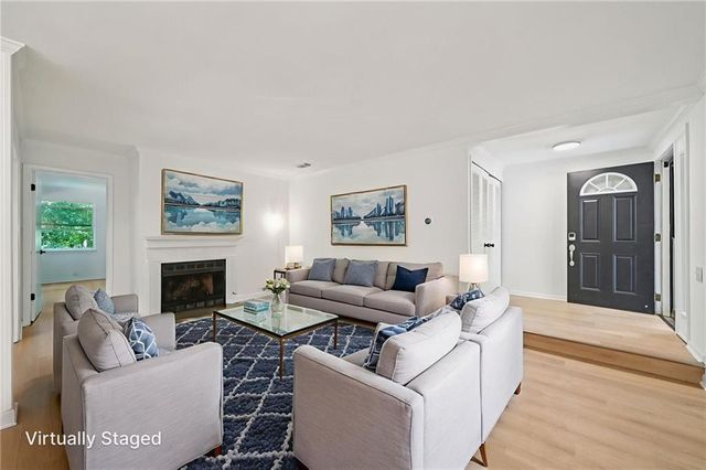 22 DUNWOODY SPRINGS Drive, Atlanta, GA 30328