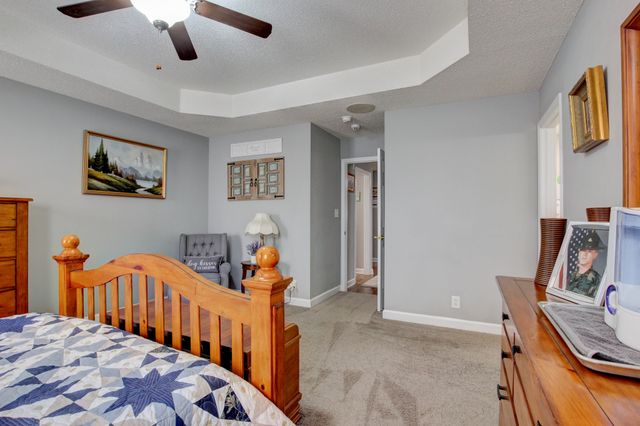 102 Gallant Ct, Clarksville, TN 37043