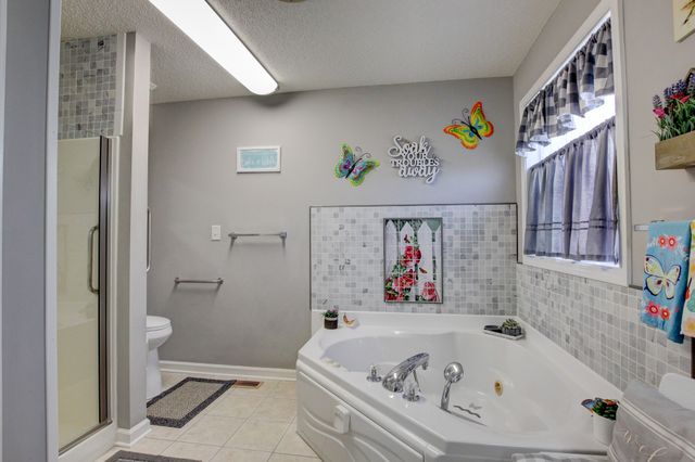 102 Gallant Ct, Clarksville, TN 37043