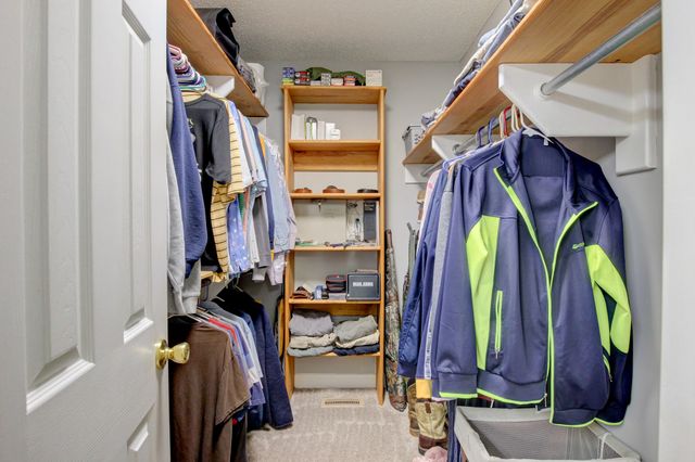 102 Gallant Ct, Clarksville, TN 37043