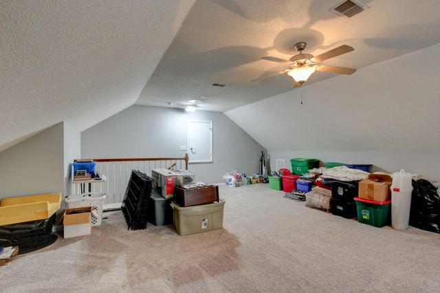 102 Gallant Ct, Clarksville, TN 37043