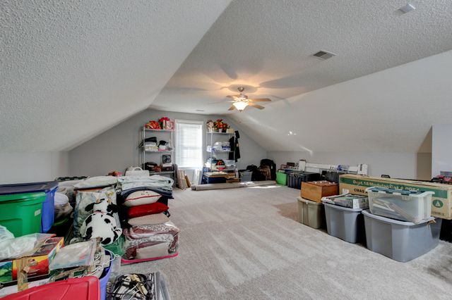 102 Gallant Ct, Clarksville, TN 37043