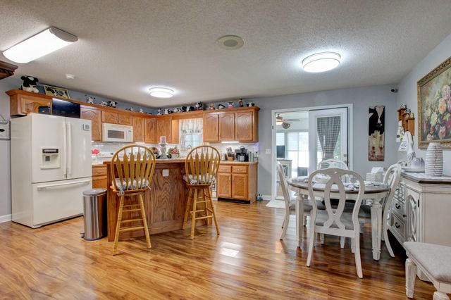 102 Gallant Ct, Clarksville, TN 37043