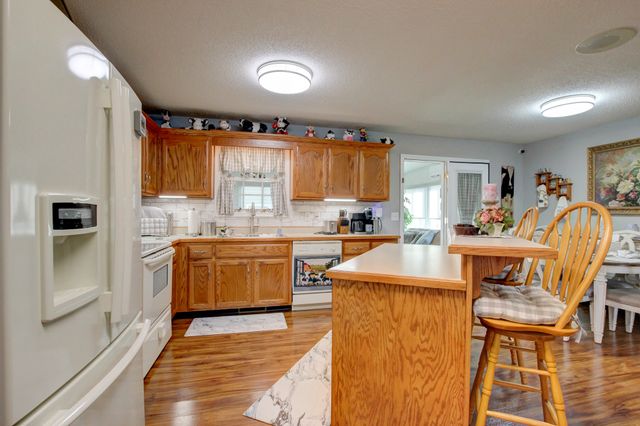 102 Gallant Ct, Clarksville, TN 37043