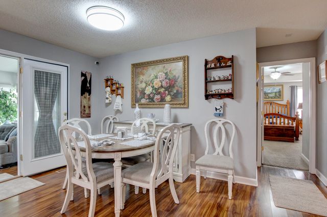 102 Gallant Ct, Clarksville, TN 37043