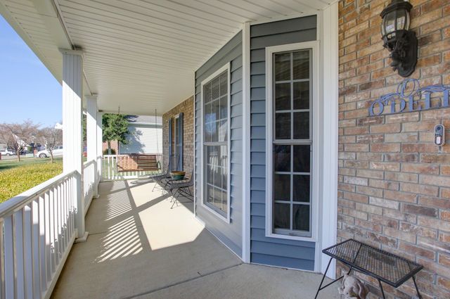 102 Gallant Ct, Clarksville, TN 37043