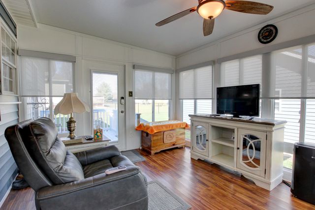 102 Gallant Ct, Clarksville, TN 37043