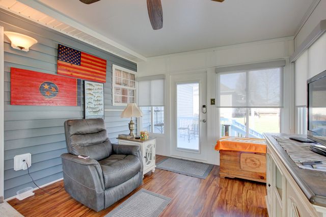 102 Gallant Ct, Clarksville, TN 37043