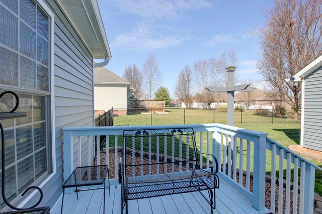 102 Gallant Ct, Clarksville, TN 37043